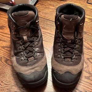 Men's Durable Black and Brown Hiking Boots
